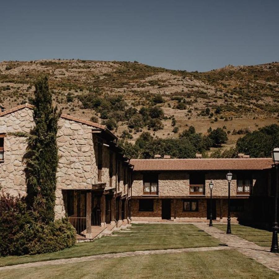 Hotel Ribera Del Corneja Navacepedilla de Corneja Bagian luar foto
