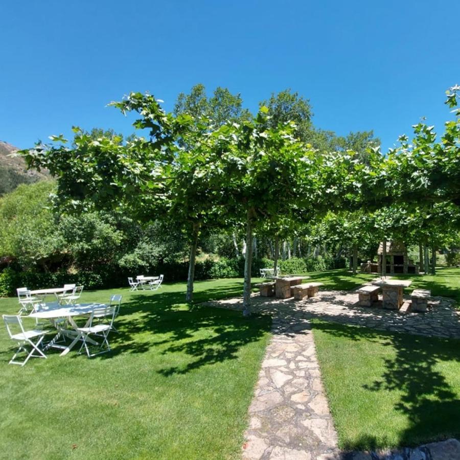 Hotel Ribera Del Corneja Navacepedilla de Corneja Bagian luar foto